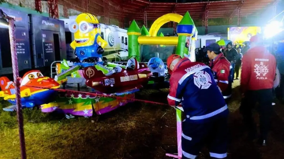 Falla en juego mecánico deja a un menor lesionado en la Feria de Zacatlán